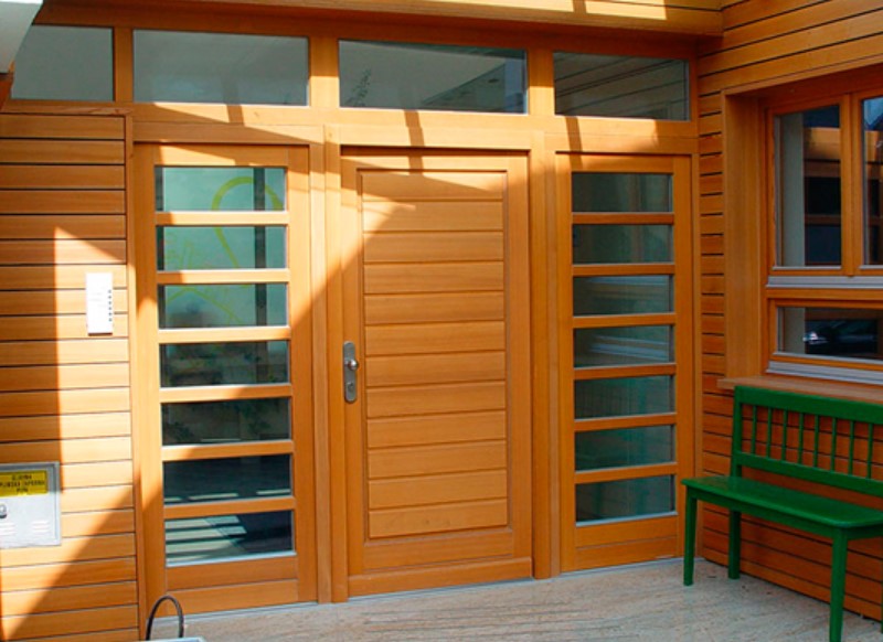  lesena vhodna vrata